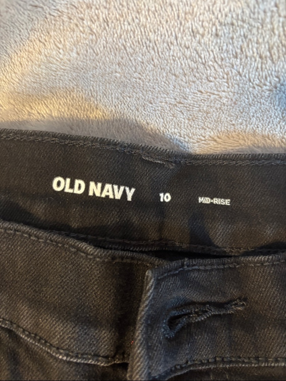 Old Navy Black Rolled Hem Jean Shorts - Picture 2 of 2
